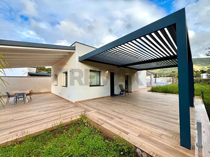 Casa trilocale in affitto in SS Snc, Terrasini