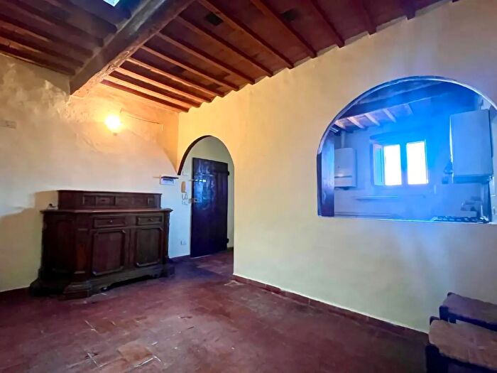 Appartamento con 6 locali in vendita in Asciano