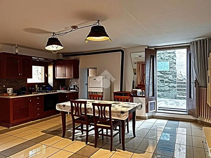 Appartamento trilocale in vendita in Via Castello, Bienno