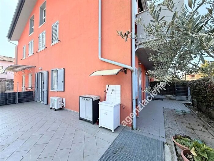 Appartamento trilocale in vendita in Massa
