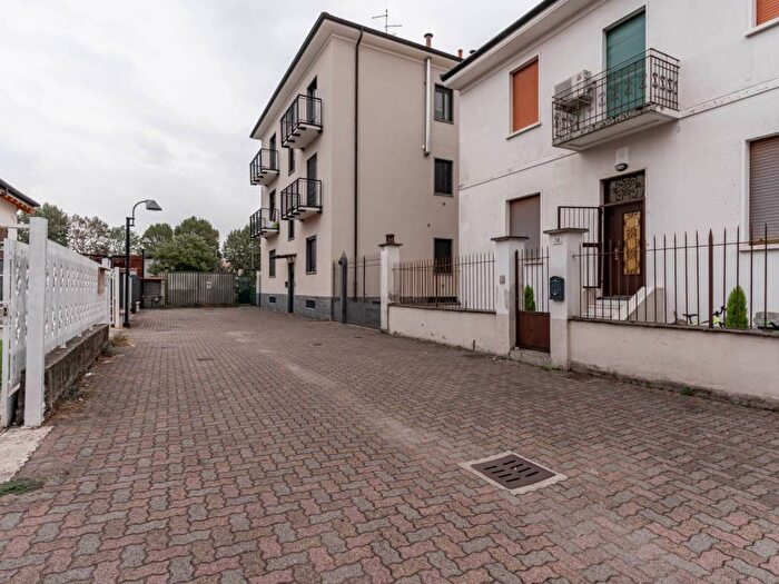 Appartamento quadrilocale in vendita in Via San Giuseppe Cottolengo, Cascina Gatti, Sesto San Giovanni