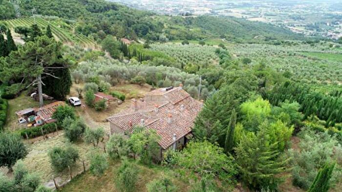 Casa con 6 locali in vendita in Arezzo