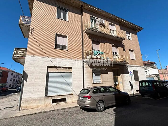 Appartamento trilocale in vendita in Via Moncalvo, Casale Monferrato