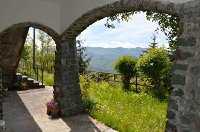 Casa con 6 locali in vendita in Località Vicomezzano, Rezzoaglio