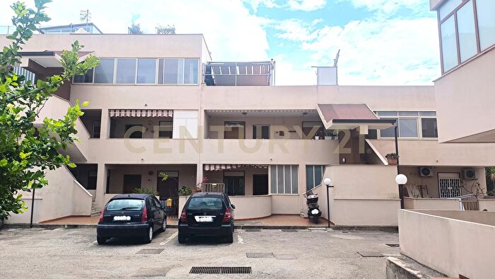 Appartamento con 5 locali in vendita in Via Nazionale, Messina