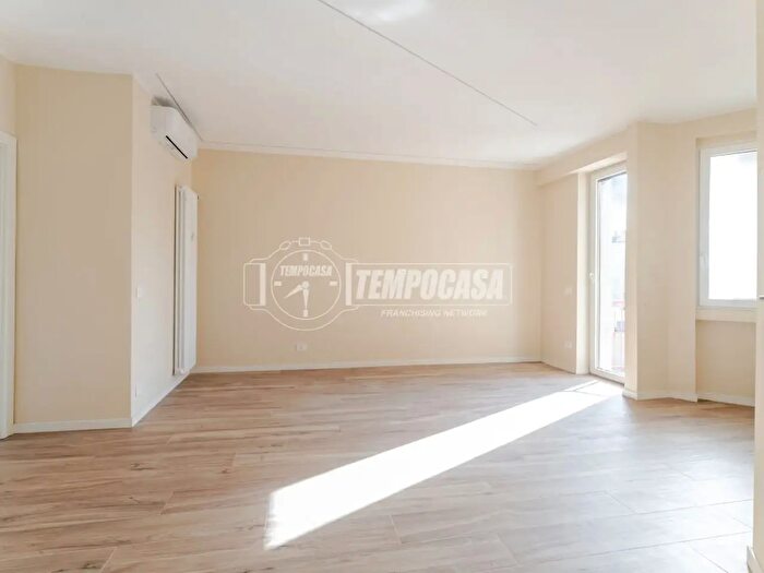 Appartamento bilocale in vendita in Viale Corsica, Milano