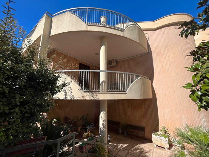 Casa con 6 locali in vendita in Bitonto