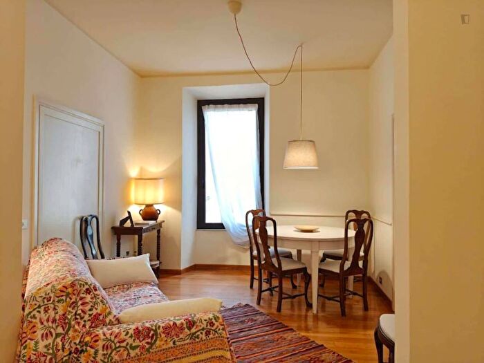 Appartamento trilocale in affitto in Via di SantAndrea delle Fratte, Spagna, Roma