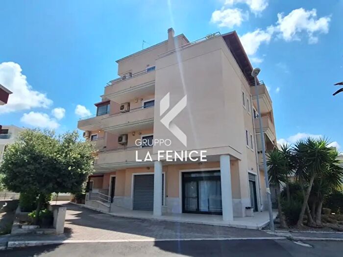 Appartamento quadrilocale in vendita in Via Carlo III di Borbone, Locorotondo