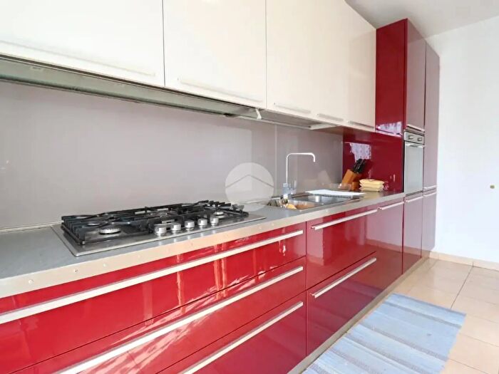 Appartamento con 6 locali in vendita in Via Montello, Giulianova