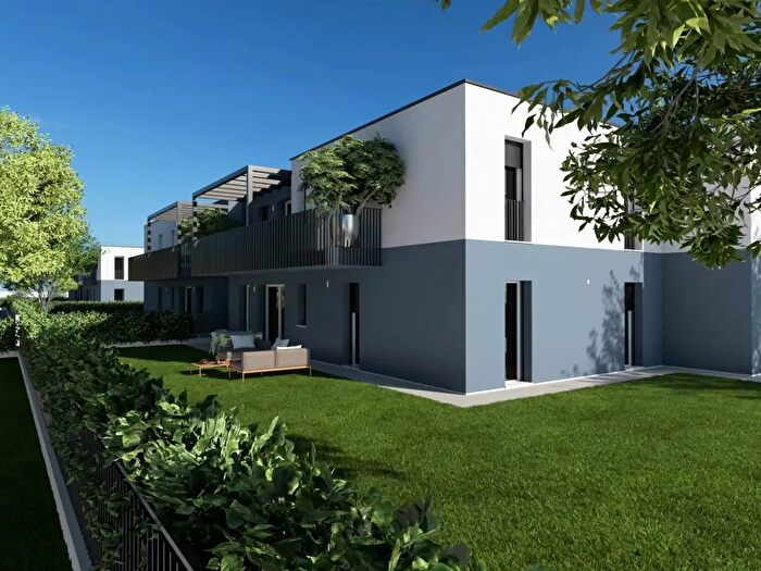 Appartamento con 6 locali in vendita in Via Perlasca, Thiene