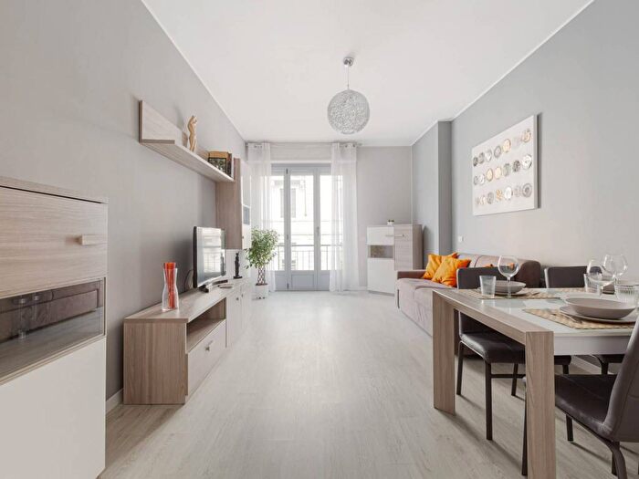 Appartamento trilocale in affitto in Via Parmigianino, De Angeli, Milano