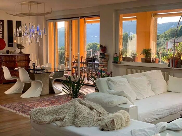 Appartamento con 11 locali in vendita in Perugia