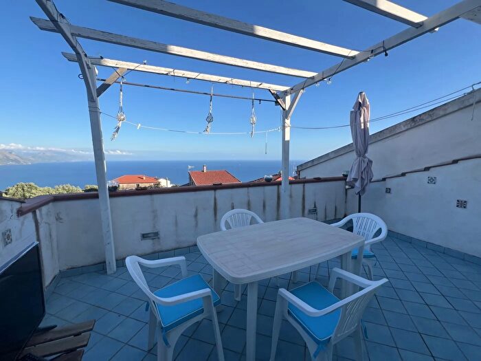 Appartamento trilocale in vendita in Piazza Municipio, Ispani