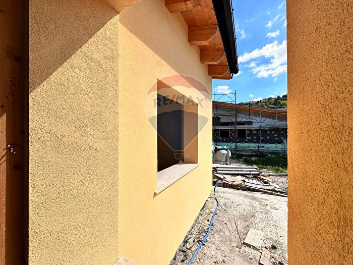 Appartamento quadrilocale in vendita in Via Piane Snc Snc, Camerata Picena