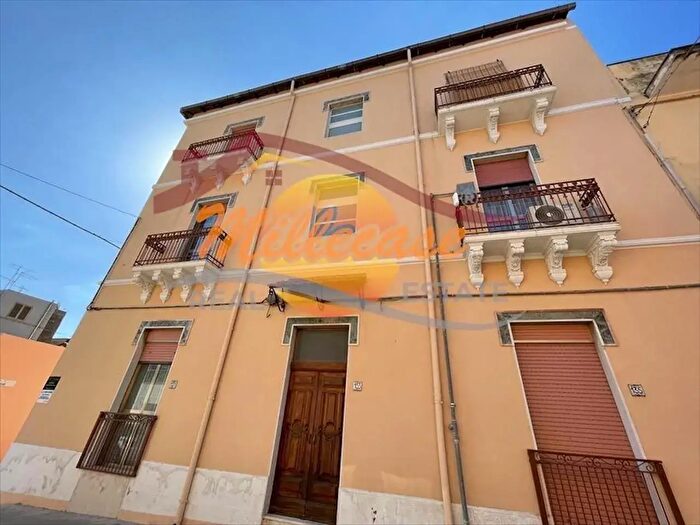 Appartamento trilocale in affitto in Via Bondifè, Priolo Gargallo