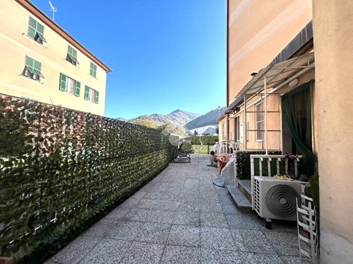 Appartamento trilocale in vendita in Via Francesco Pedemonte, Serra Ricco