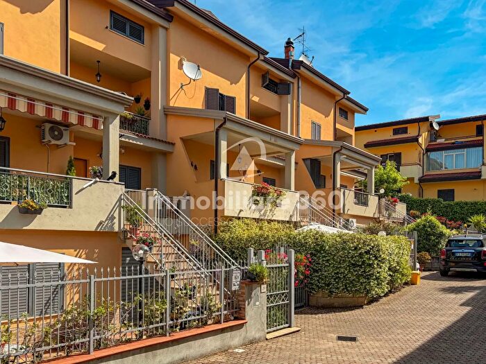 Casa con 5 locali in affitto in Via P Pasolini e, Rovito