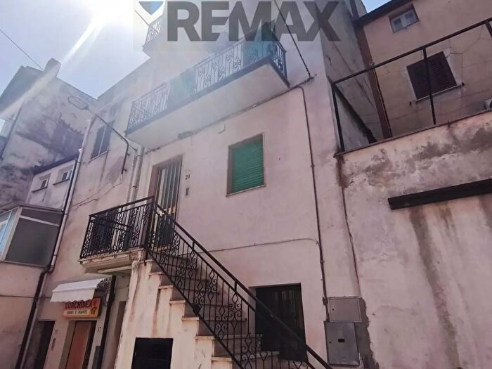 Casa con 7 locali in vendita in Corso Umberto Primo, Roggiano Gravina