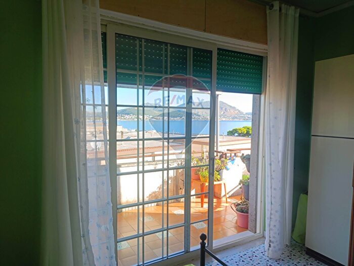 Appartamento quadrilocale in vendita in Via Lucullo, Bacoli