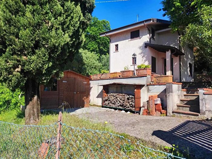 Casa con 5 locali in vendita in Massarosa