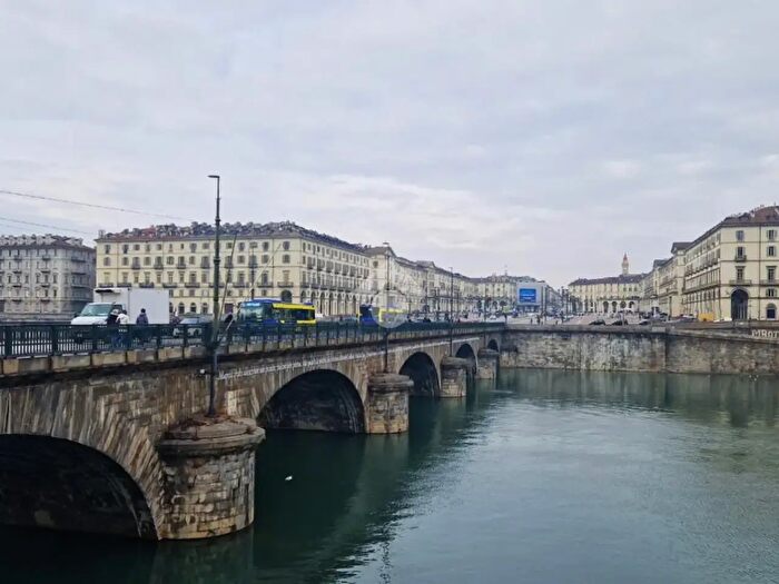 Appartamento con 5 locali in vendita in Zona Gran Madre, Torino
