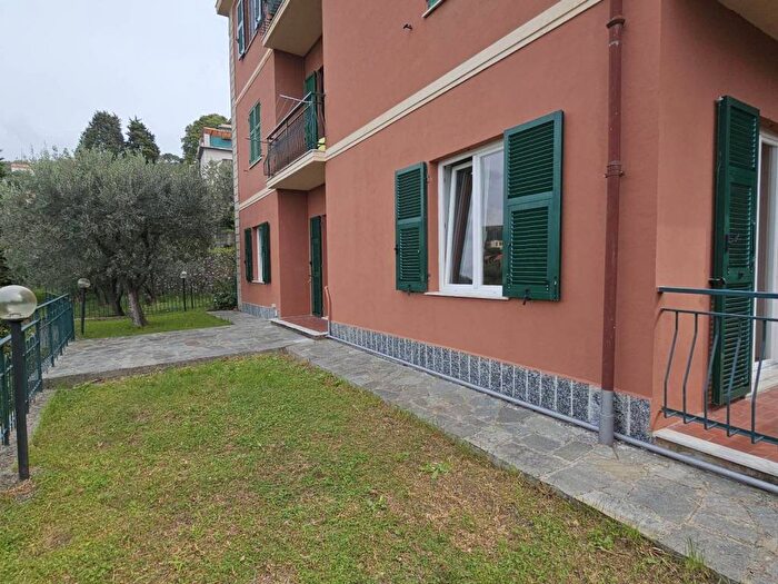 Appartamento trilocale in affitto in Salita Staiato, Apparizione, Genova