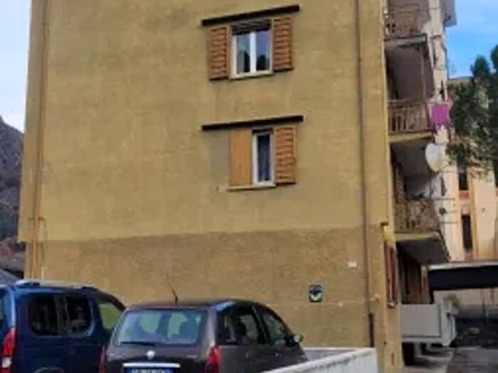 Appartamento quadrilocale in vendita in Via Circonvallazione, Verres