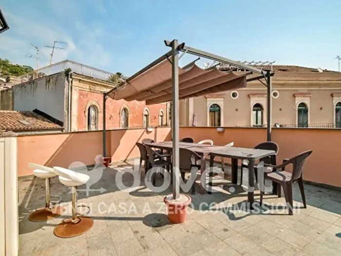 Casa con 6 locali in vendita in Via Scalo Grande, Acireale