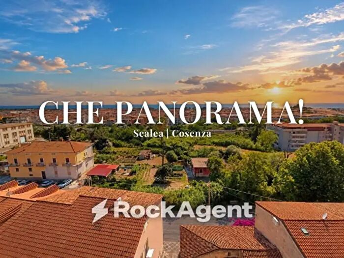 Appartamento quadrilocale in vendita in Via Dottor P Bergamo, Scalea