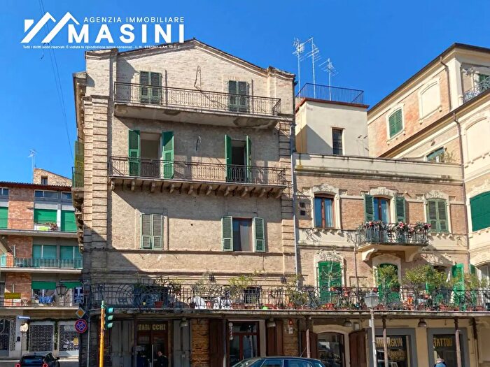 Appartamento quadrilocale in vendita in Via Valera, Lanciano