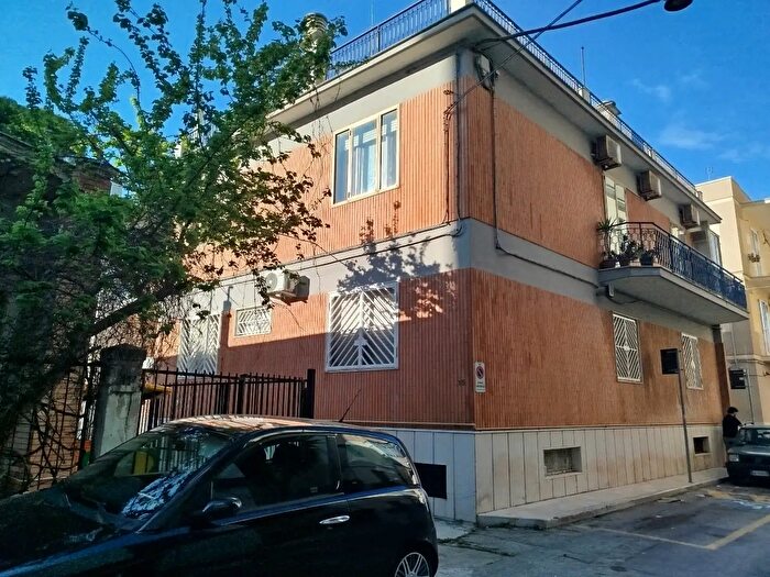 Appartamento bilocale in vendita in Via Parenzo, Trani