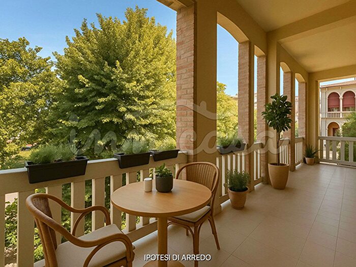 Appartamento con 6 locali in vendita in Via Circonvallazione Occidentale d, Rimini