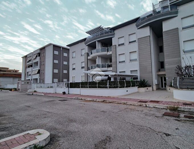 Appartamento bilocale in vendita in Via Colli Albani, Latina