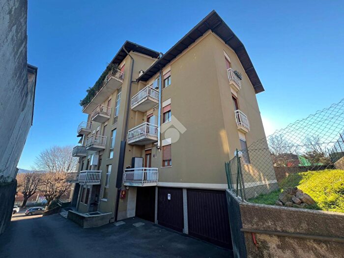 Appartamento trilocale in vendita in Viale Belforte, Varese