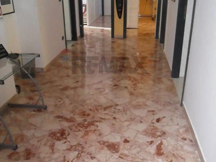 Appartamento con 7 locali in vendita in Via Giovanni Boccaccio, Caltanissetta