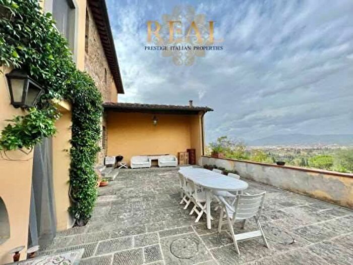 Casa con 6 locali in affitto in via della torre del gallo, Michelangelo Poggio Imperiale, Firenze