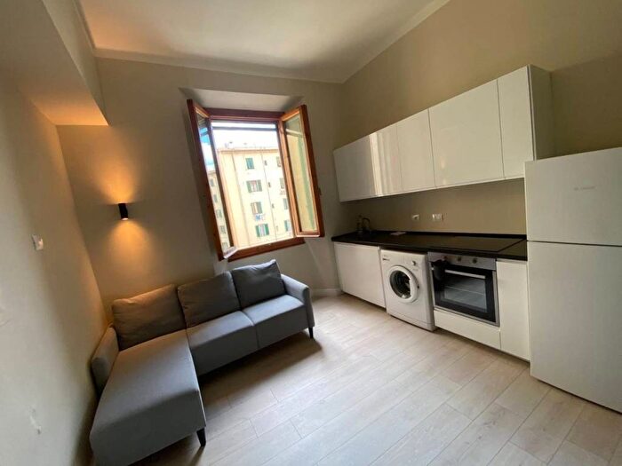 Appartamento trilocale in affitto in VIA MERCADANTE, Porta al Prato San Jacopino, Firenze