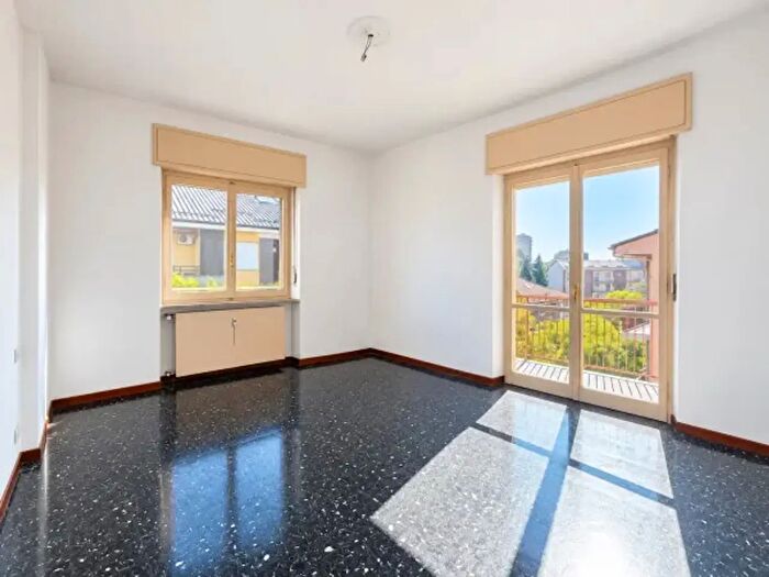 Appartamento trilocale in vendita in Via Francesco Petrarca, Asti