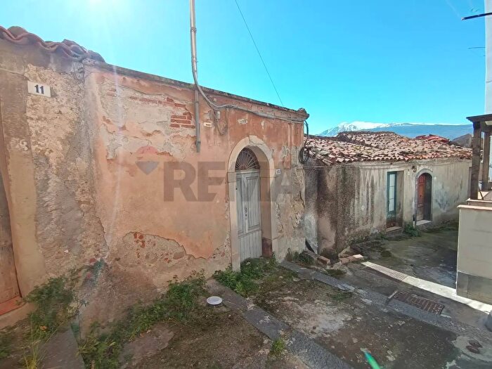 Casa con 5 locali in vendita in Via Cesare Battisti, Castiglione Di Sicilia