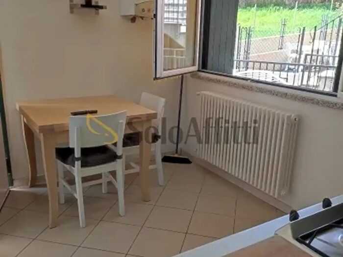 Appartamento monolocale in affitto in Via Cornacchiara, Borghi