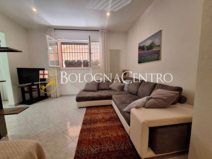 Appartamento con 6 locali in affitto in Via Fondazza, Santo Stefano, Bologna
