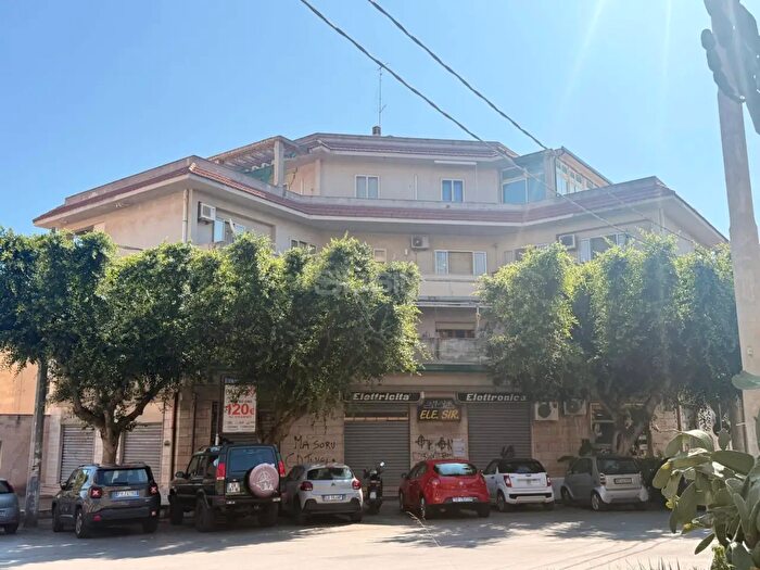 Appartamento quadrilocale in vendita in Via Acradina, Siracusa