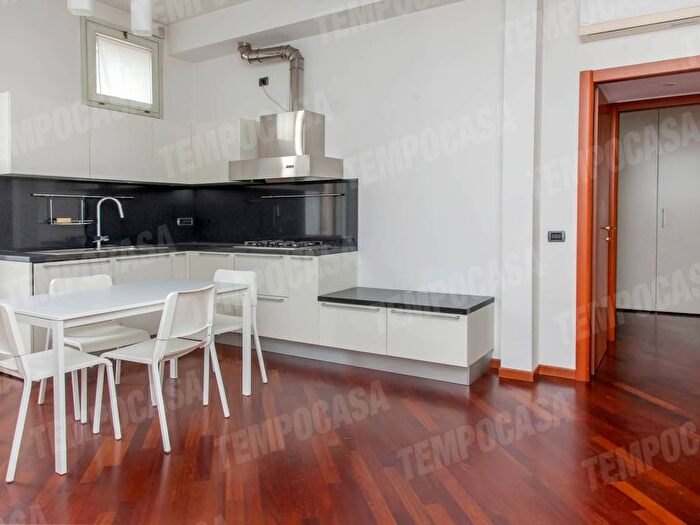 Appartamento trilocale in affitto in Via Vincenzo Foppa, Solari, Milano