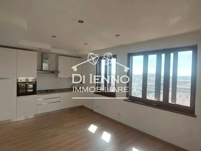 Appartamento trilocale in vendita in Via Rescaldina, Roma