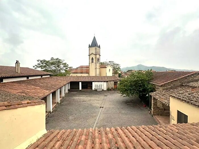 Casa con 20 locali in vendita in Via Santa Margherita, Baradili