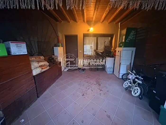 Appartamento trilocale in vendita in Via Garibaldi, Fino Mornasco