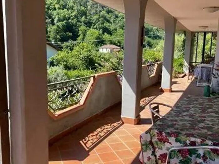 Casa con 12 locali in vendita in Arcola