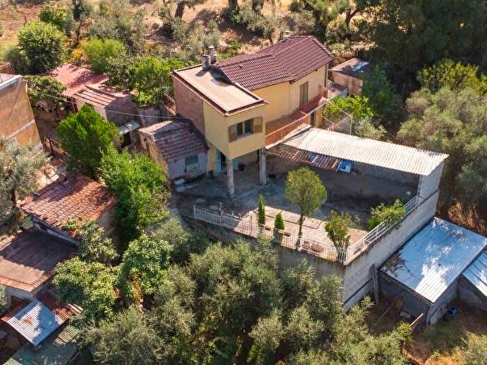 Casa trilocale in vendita in Fara In Sabina