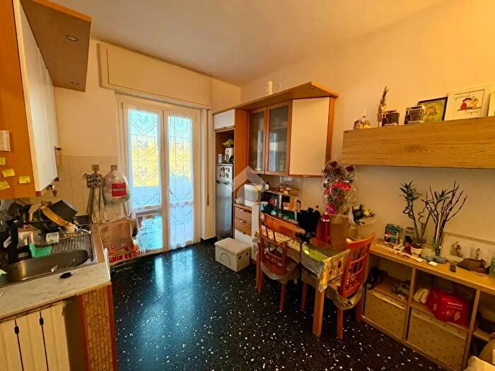 Appartamento con 5 locali in affitto in Via dei Sessanta, Genova